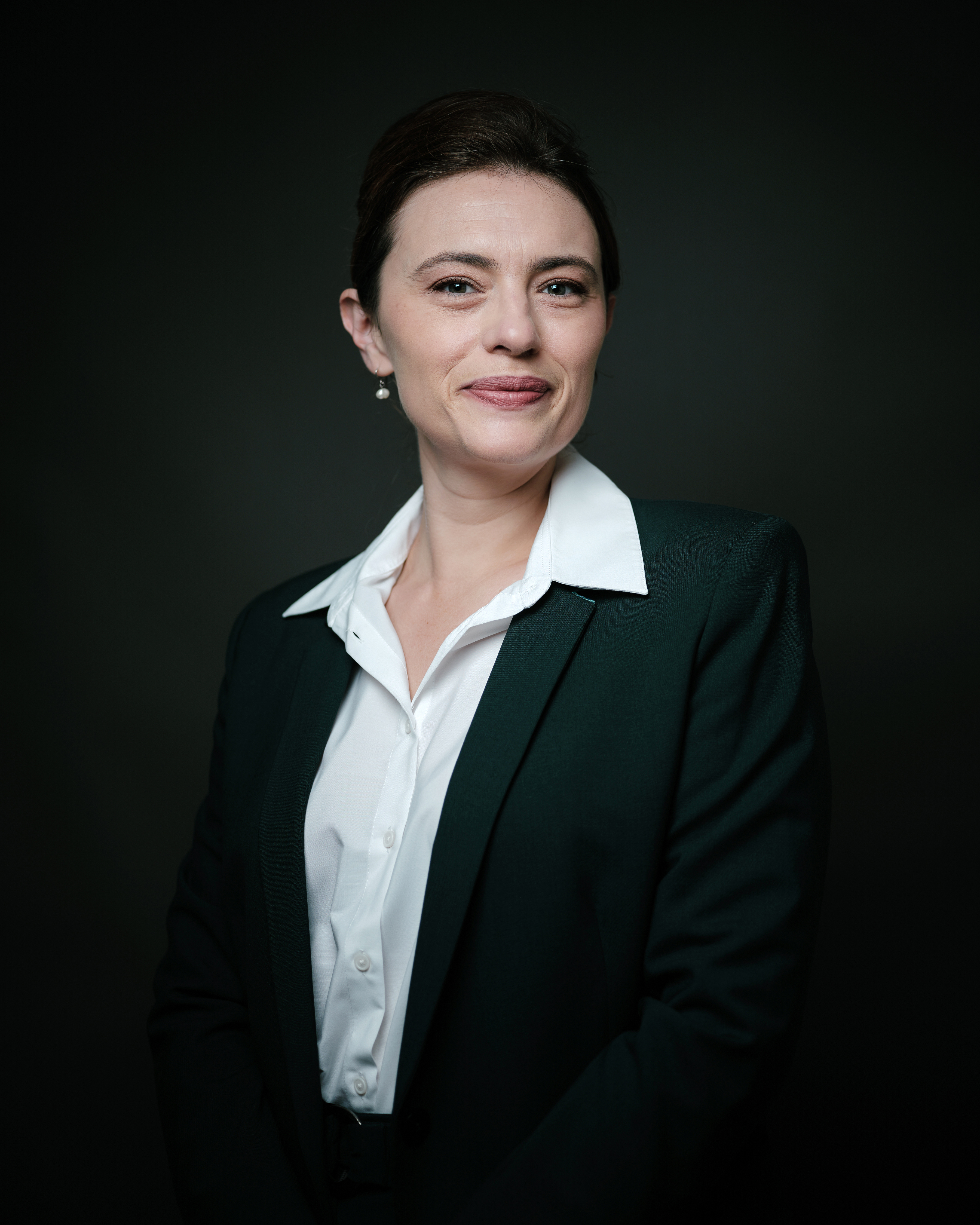 Prof. Elisa Chelle